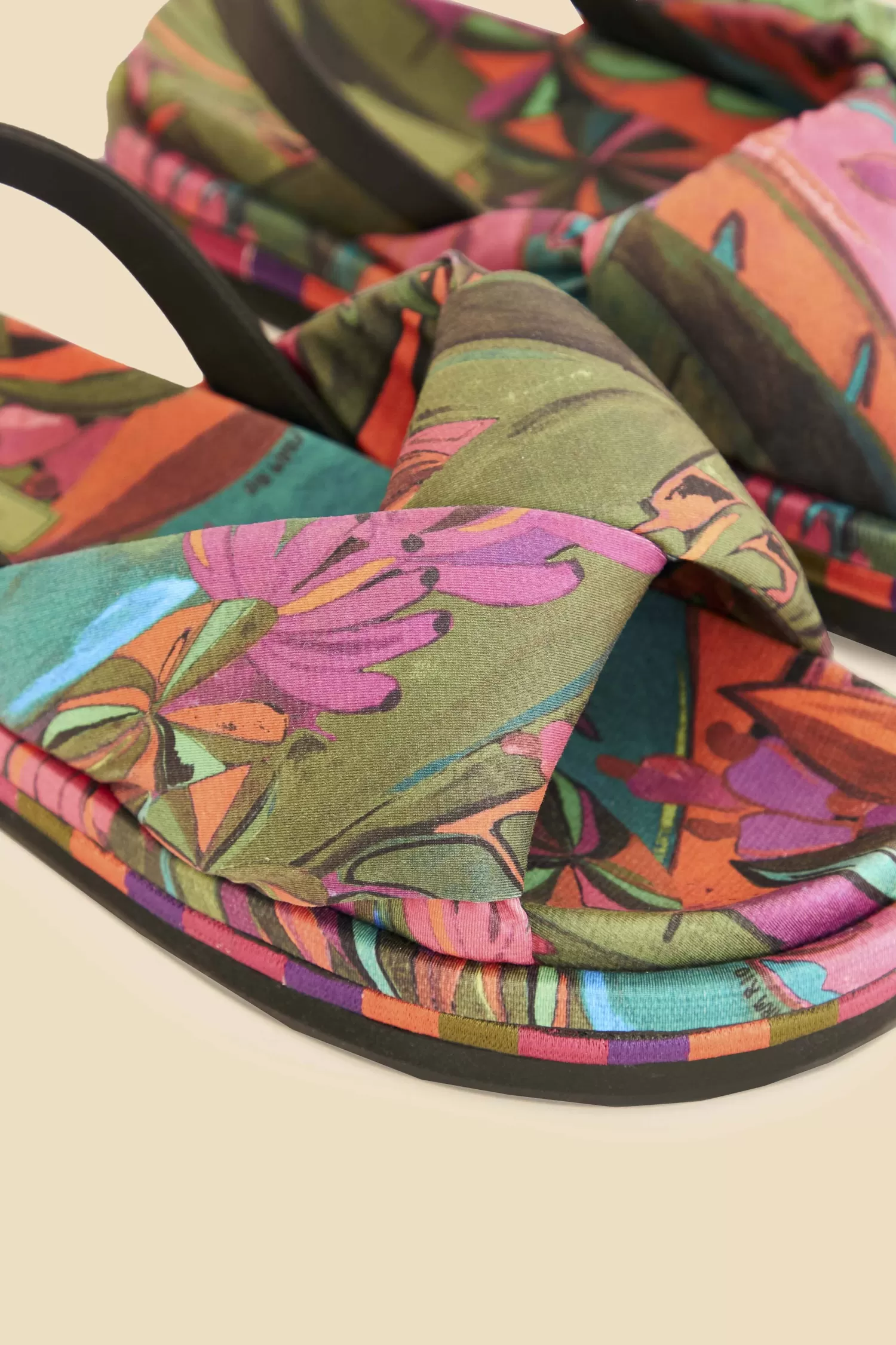 FARM Rio Sandals^ BANANA LEAVES PUFFY FLAT SANDAL