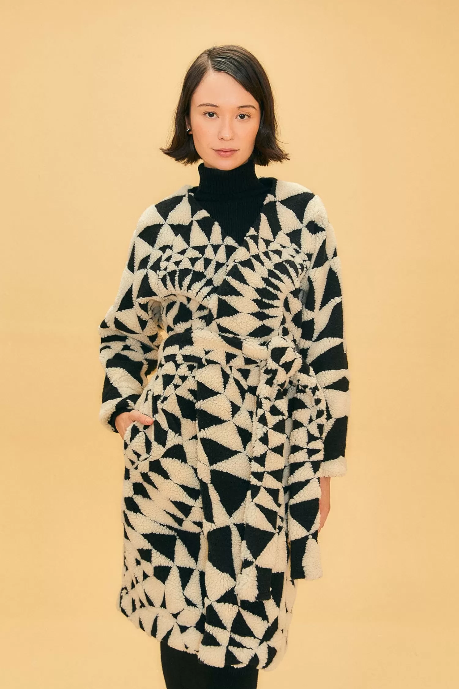 FARM Rio Coats^ BLACK &AMP; WHITE HEART DECO MAXI FLEECE COAT