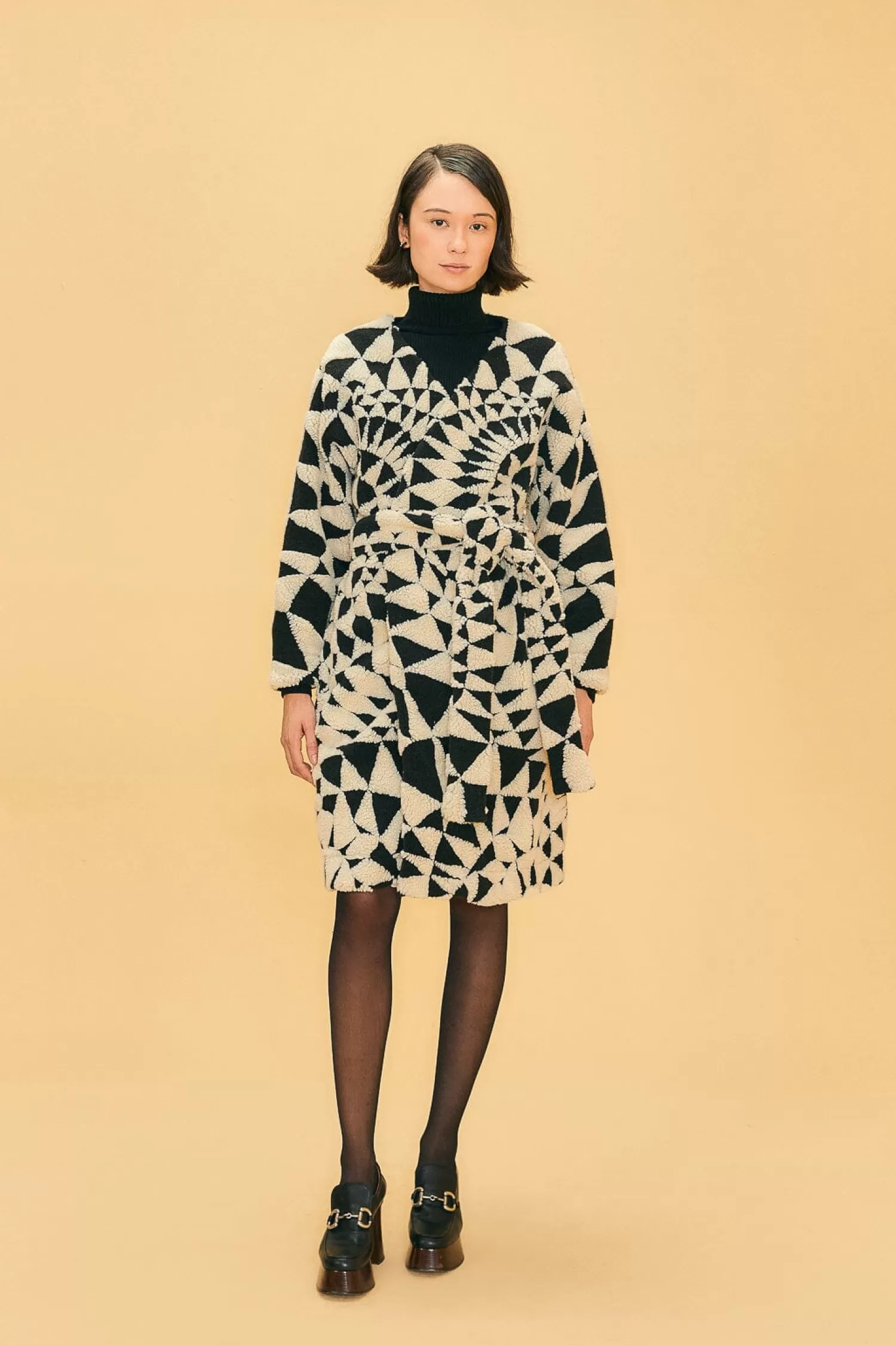 FARM Rio Coats^ BLACK &AMP; WHITE HEART DECO MAXI FLEECE COAT