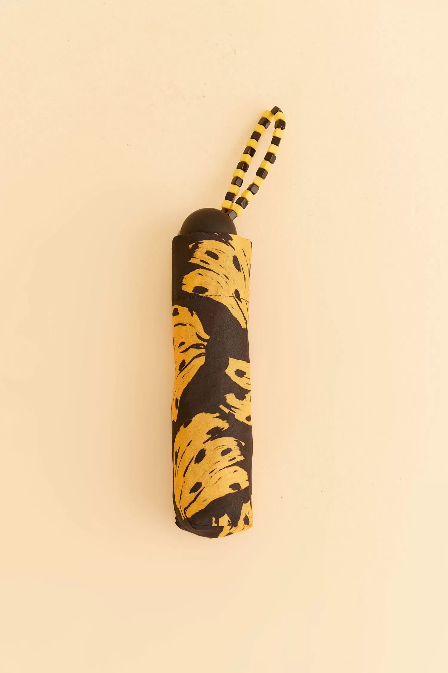 FARM Rio Gifts^ BLACK BOSSA BANANA UMBRELLA