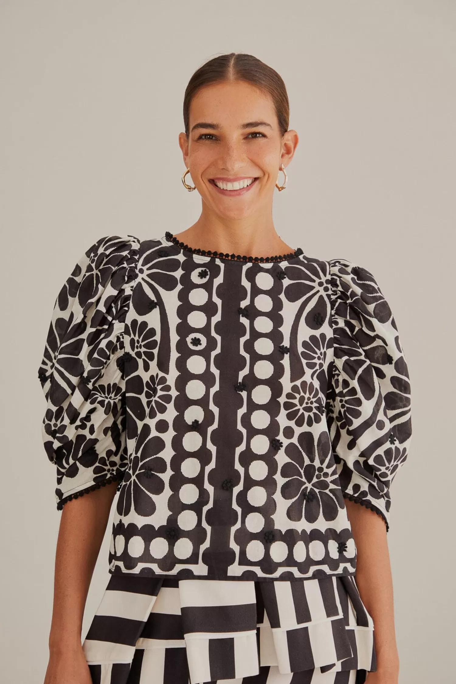 FARM Rio Blouses^ BLACK PALERMO PUFF SLEEVE BLOUSE