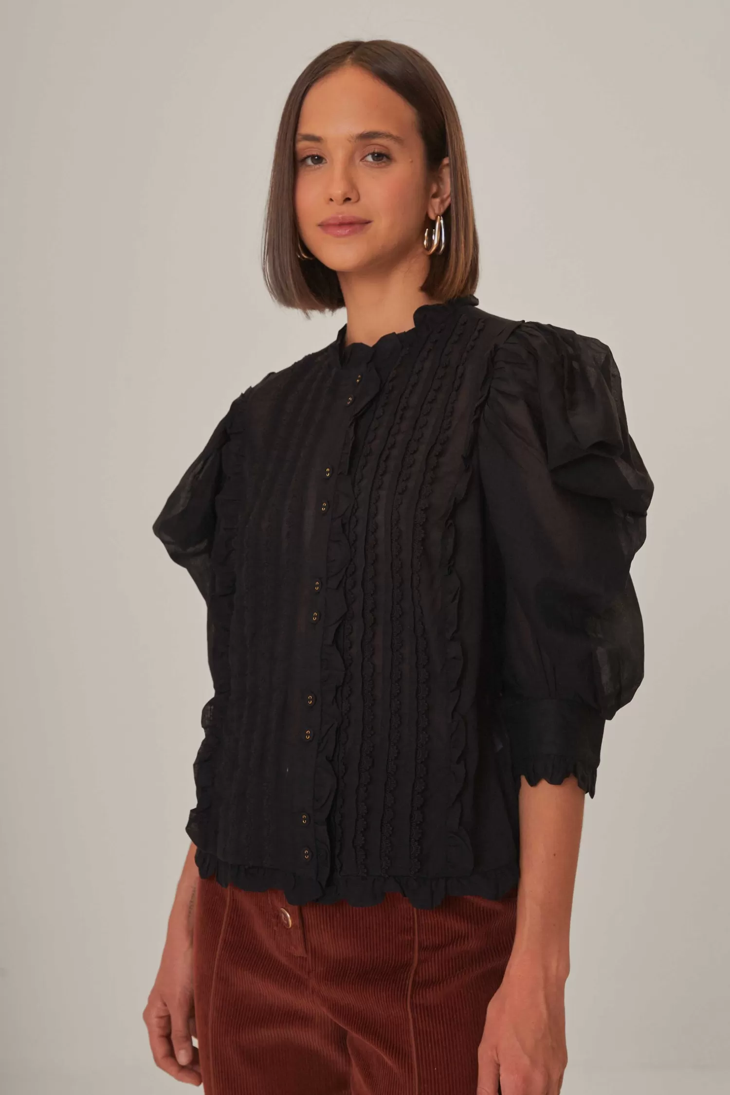 FARM Rio Blouses^ BLACK SHORT SLEEVE PLEATED BLOUSE