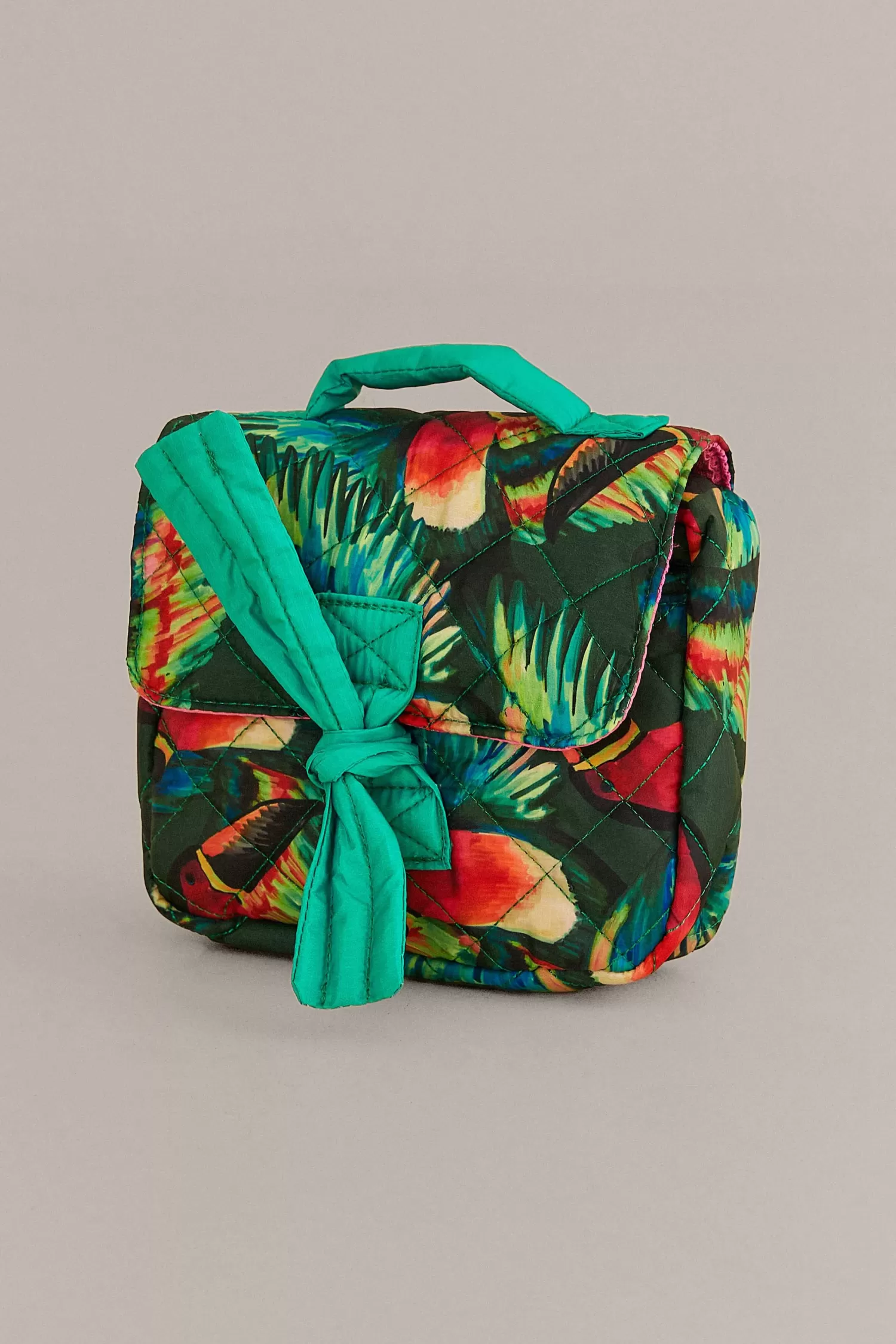 FARM Rio Gifts^ PAINTED TOUCANS CARRY THE SUN POUCH